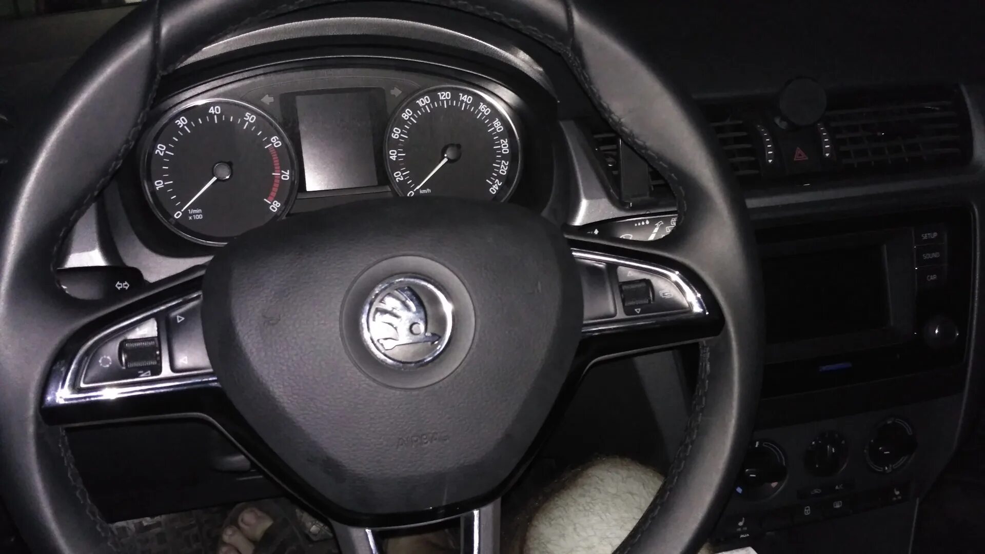 Установка мультируль шкода. Skoda rapid руль двухспицевый. руль рапид 2025. мультируль шкода рапид. мультируль шкода рапид 2025.