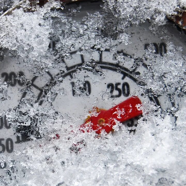 273 градуса. Температурная шкала кельвина. Абсолютный нуль температуры. 273 картинка. Абсолютный ноль в кельвинах.