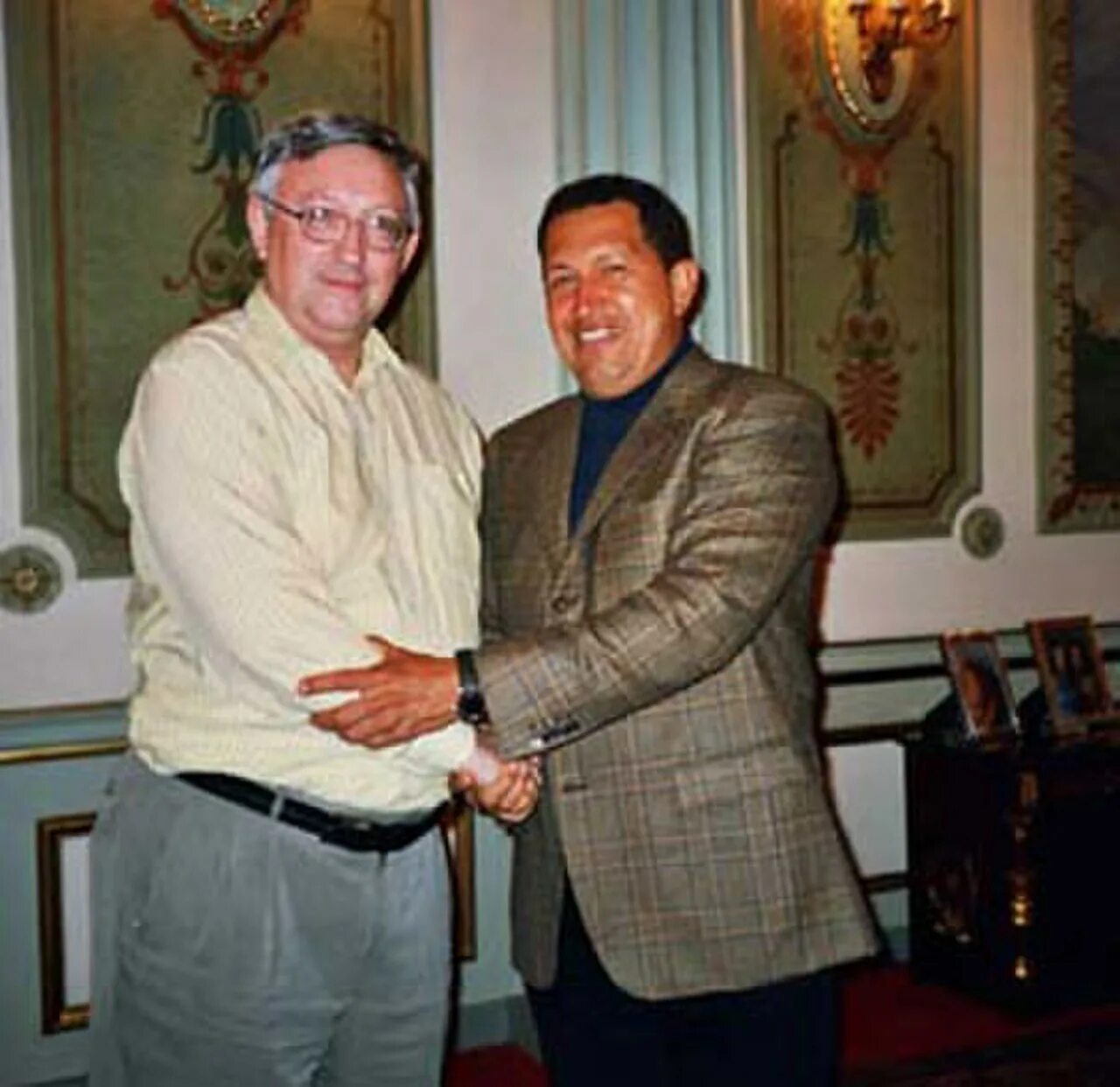 Alan woods. Alan woods chaves. Alan woods chaves. Alan woods. Тед грант милитант.