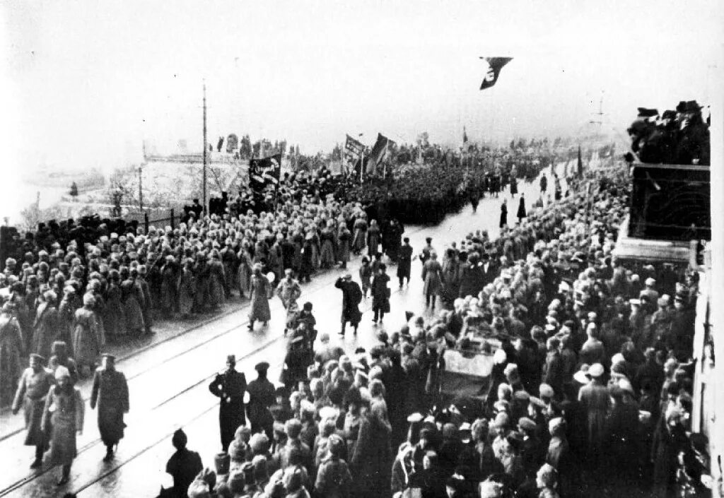Запад 1922 год. Запад 1922 год. Жители деревни васильевка 1922 год. Школа красных военлетов серпухов. Взятие красной армией владивостока 1922.