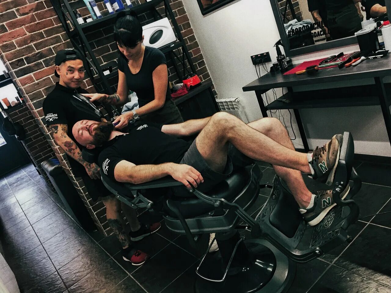 Барбершоп бородач краснодар солнечная. Барбершоп бородач отрадная. Barbershop бородач. Антон василенко borodach. Барбер шах бородач.