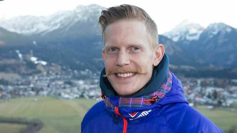 Усы клипарт на прозрачном фоне. Летающие усы. Человек с длинными усами. Летающие усы. Бьерн йоханссон.