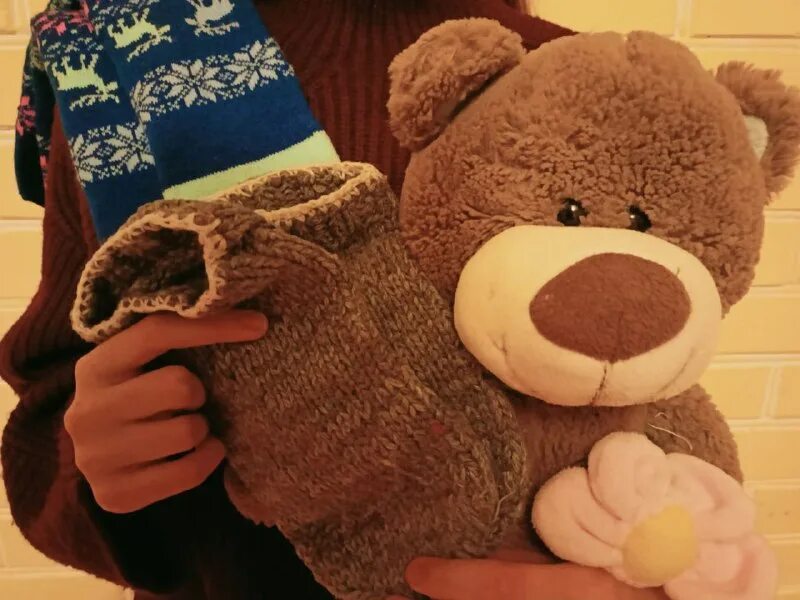 варежку передавайте. перчатки в снегу. пальчиковая игра рукавички. варежки с сердцем. чай зимой.