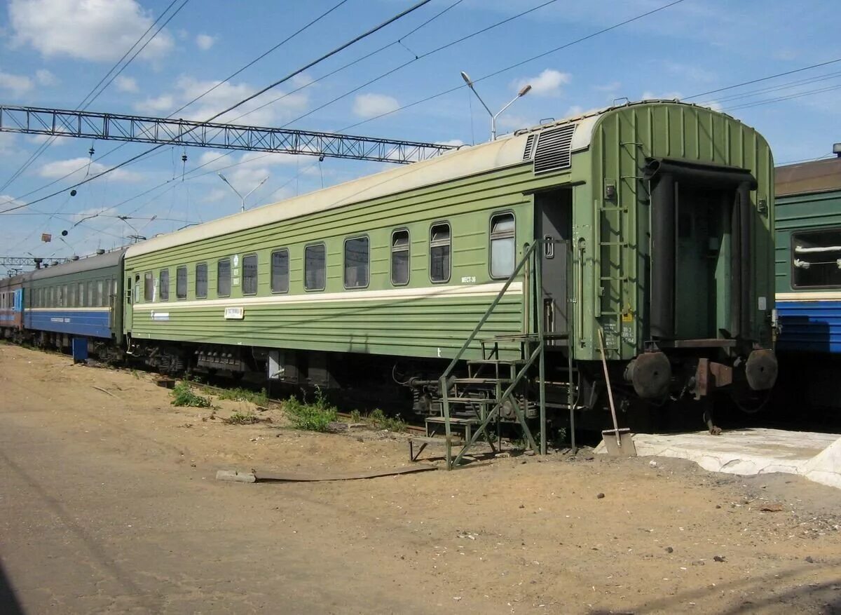 Цена железнодорожного вагона. Пассажирские вагоны МПС. Шестиосный пассажирский вагон. Старые пассажирские вагоны. Списанные вагоны.