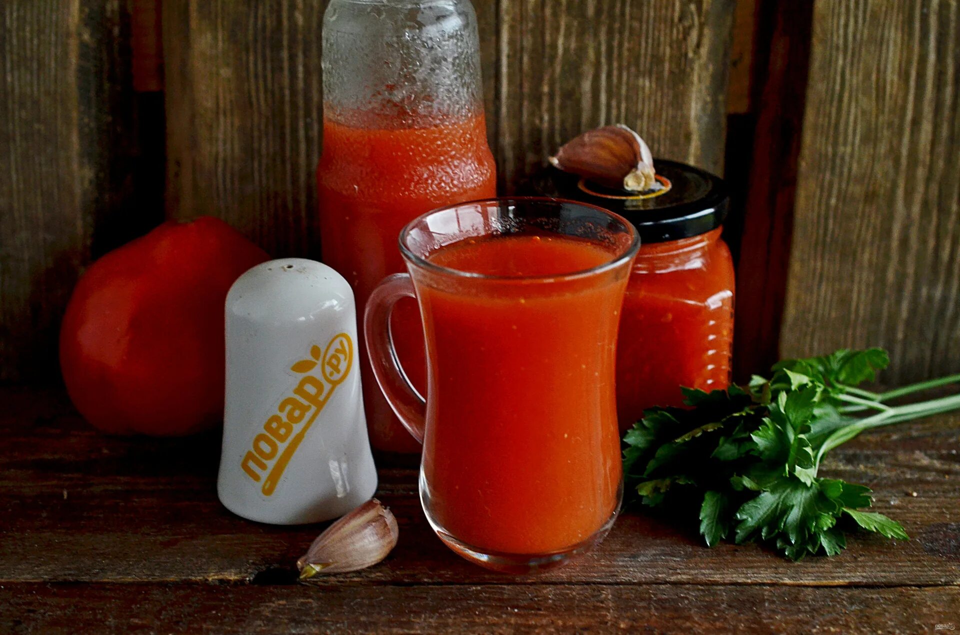 Заготовить томатный сок на зиму. Томатный сок. Томатный морс. Томатный сок домашний. Домашний помидорный сок.