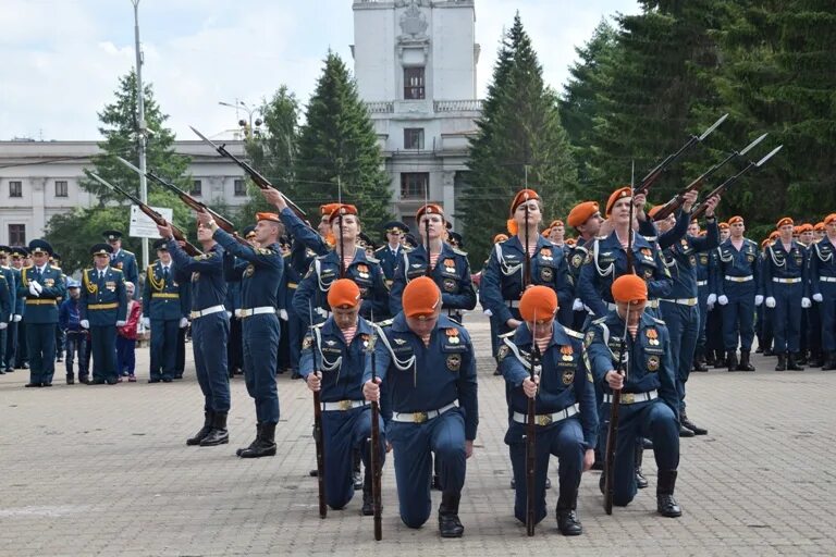 3 кл ури гпс. Академия ГПС МЧС России РПК. Форма РПК МЧС. Ури ГПС МЧС В 2000 году. Рота почетного караула 2008 года Ивановский институт МЧС.