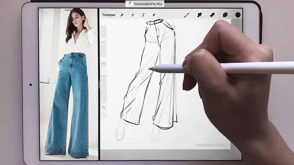 Делает очевидным. Нарисовать платье на планшете. Складки на одежде в Procreate. Планшет включенный рисовать одежды. Такую для нее рисуют одежду видео.