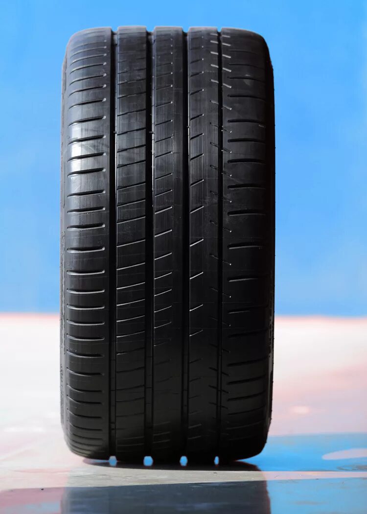 Michelin pilot super sport. 245 35 19 Michelin super Sport. Мишлен пилот супер спорт r20. Мишлен супер спорт 285/35 21. Pilot super Sport 285/40 r19.