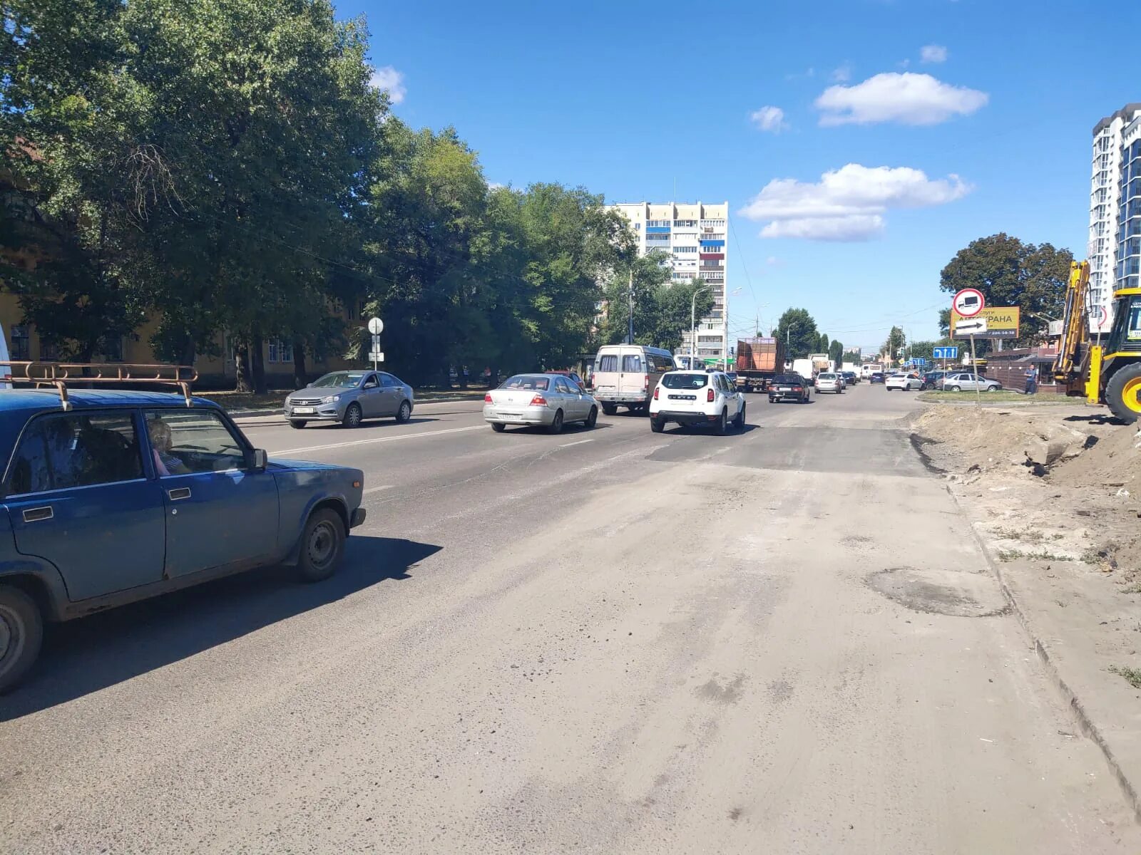 Voronezh rvk. Пересечение улиц. Воронеж улицы. Дороги Волгограда. Старая машина на дороге.