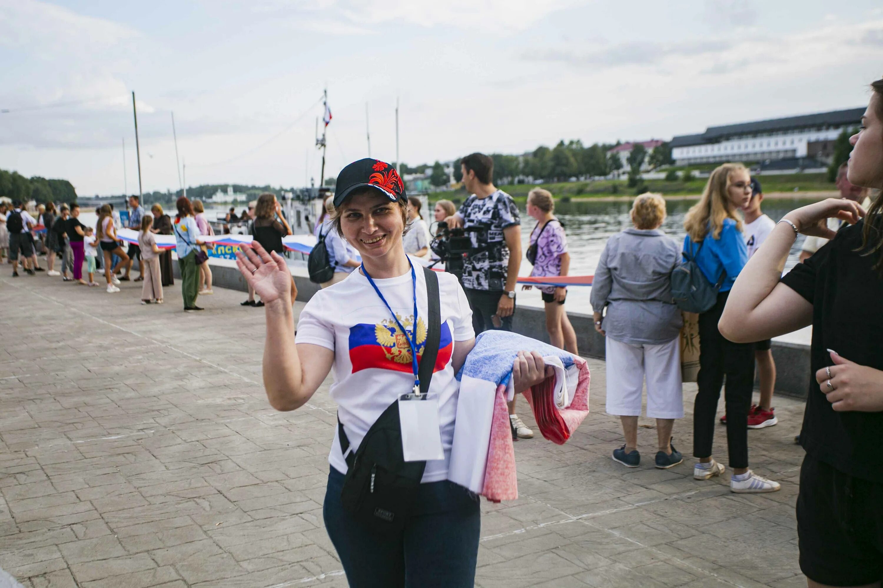 День псковского флага. День российского флага в 2022 в Пскове. Праздник триколора в Пскове. Флаг рекорд Псков. День флага Псков.