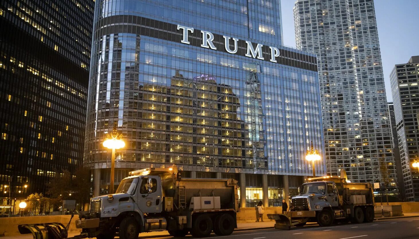 Трамп тауэр нью-йорк. Здание трамп тауэр в нью-йорке. Трамп-тауэр небоскрёбы нью-йорка. Trump tower new york. Здание трамп тауэр в нью-йорке.