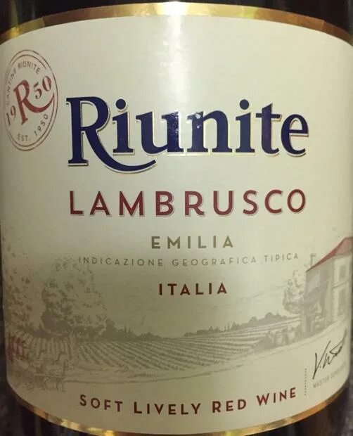 Риуните Ламбруско. Ламбруска riunite Emilia. Вино riunite Lambrusco Emilia Италия. Riunite lambrusco