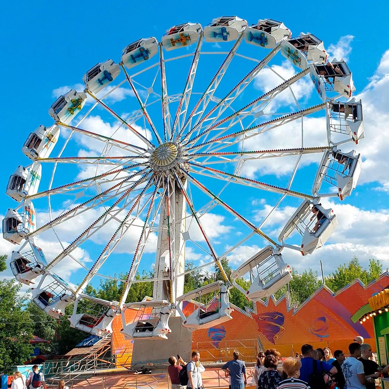 Колесо обозрения music wheel. Колесо обозрения чебоксары. Music wheel колесо. Метро мякинино колесо обозрения. , 16, красногорск фото и видео.