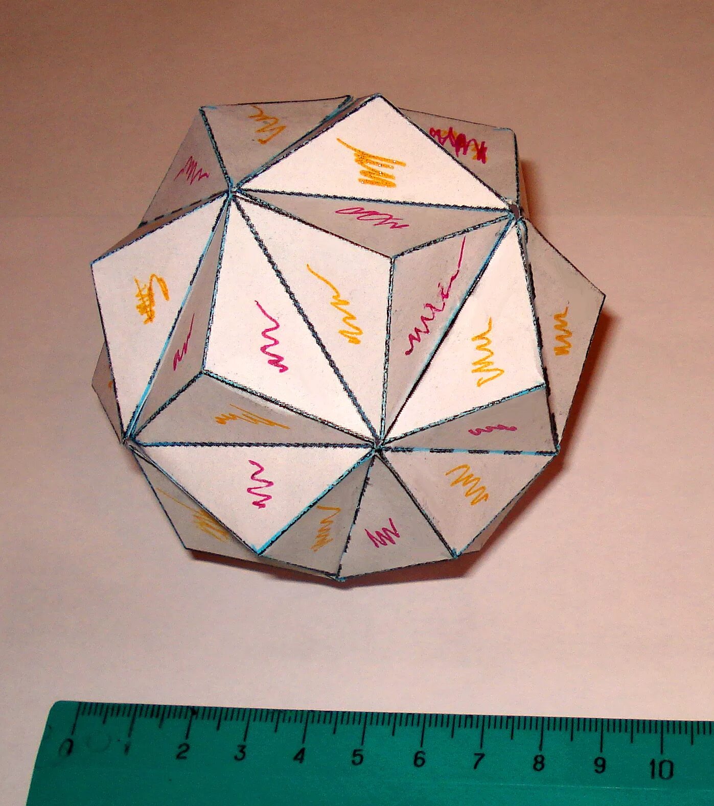 усеченный ромбододекаэдр. битригональный додекоикосододекаэдр. додекаэдр 2д. правильные многогранники додекаэдр. бумажный додекаэдр.