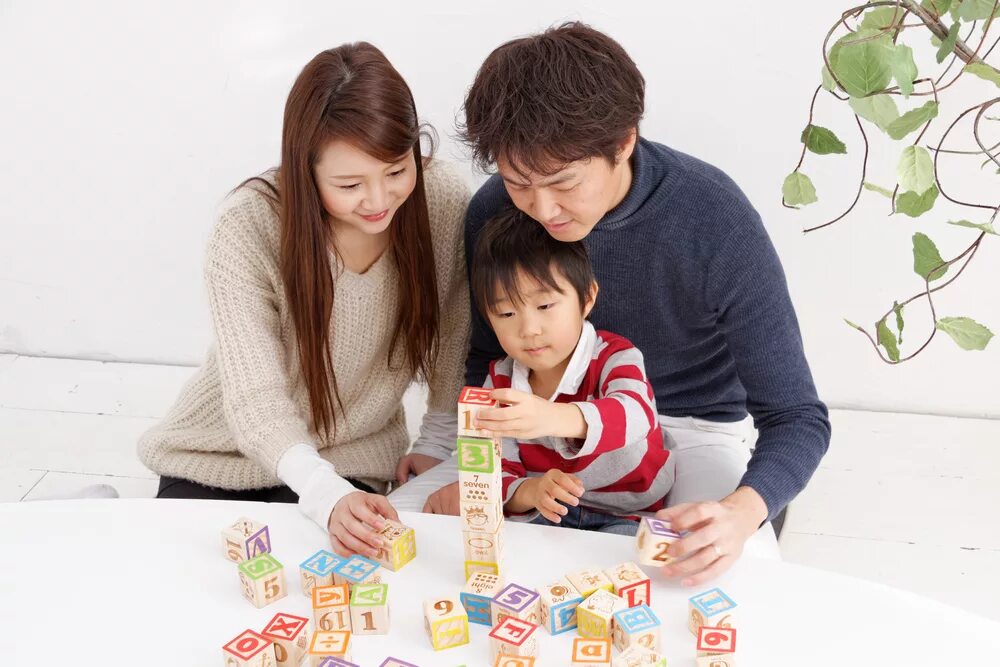 Воспитание нового поколения. Воспитание детей в Японии. Японская семья. Традиции воспитания детей в Японии. Японская семья воспитание.