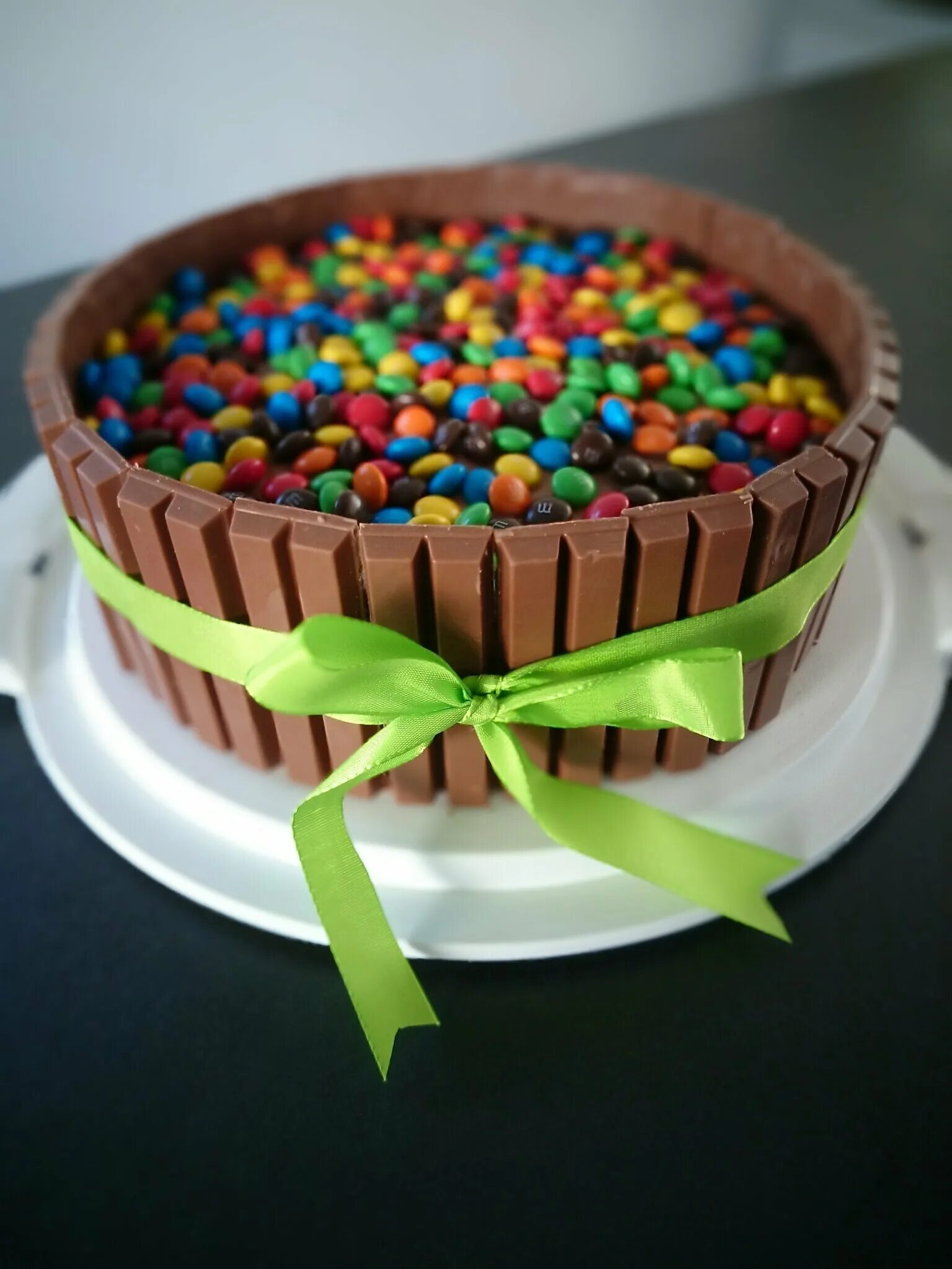 Оформление торта ммдемсом Pin on Birthday Cake Ideas