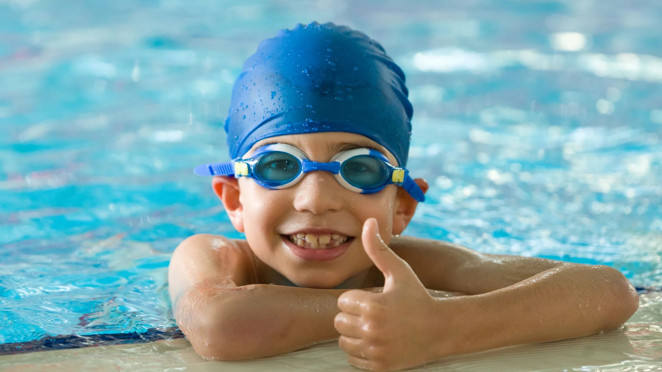 Книги по обучению плаванию детей. Плавание и осанка. Дети плавают в бассейне. Плавание всей семьей. Плавание в бассейне.