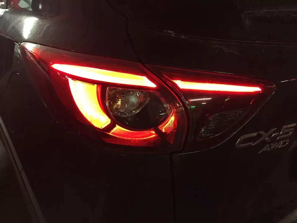 Фонари мазда сх 5. Фары Мазда сх5 светодиодные. Мазда СХ-5 оптика ночью. Mazda CX-5 2015 диодные фары. Mazda CX 5 задние фары.
