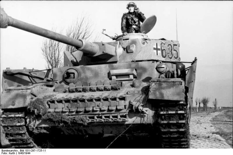 SS panzer4. 12 SS Panzer Division. PZ 4 H 2 танковая дивизия. 12 Танковая дивизия СС Гитлерюгенд PZ IV. Ss tanks