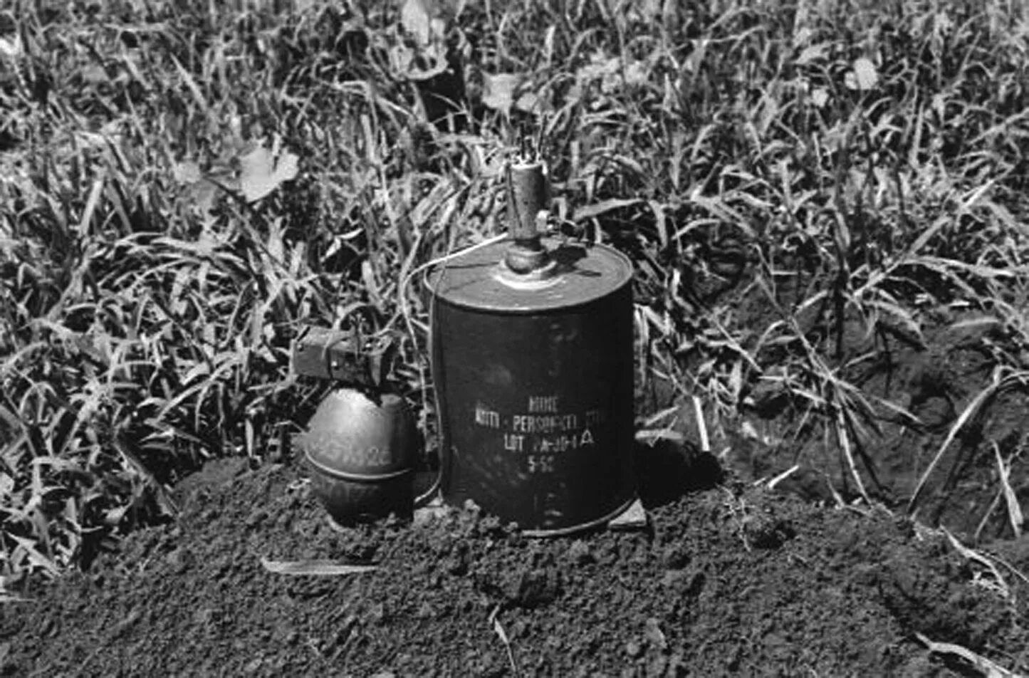 1 60 мины. Американские мины. Американские мины ловушки. Американские мины во Вьетнаме.