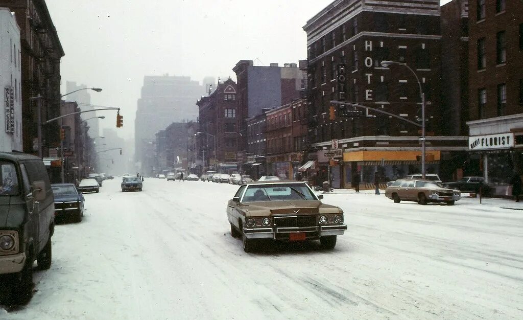 Нью Йорк 70е. Нью Йорк 70е зима. Нью Йорк 70е года США. Нью-Йорк в 90-е. Америка в 1990
