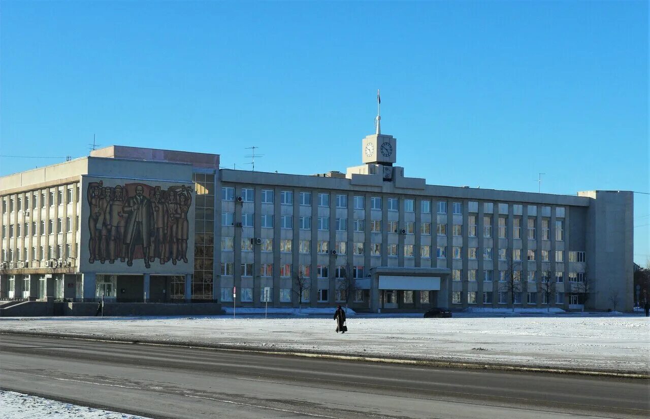 Сайт г каменск уральский. Администрация Каменска-Уральского. Городская администрация Каменск Уральский. Каменск-Уральский Центральная площадь. Улица Ленина Каменск Уральский.