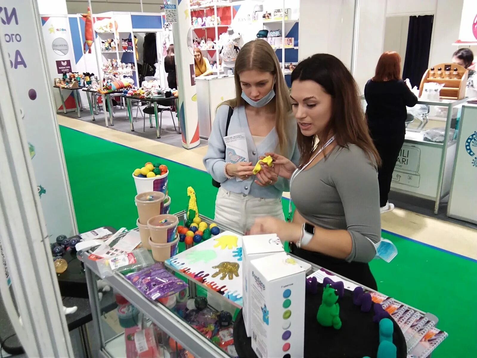 Димитровград. Выставка мир детства. Выставка мир детства 2019. Мир детства 2023. Компания гулливер.