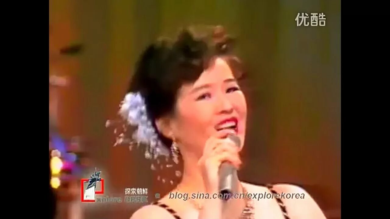 Iu айдол. Песня встанем в исполнении корейской певицы. Песня встанем в исполнении корейской певицы. Кореец поет. Поют корейская певица в народном.