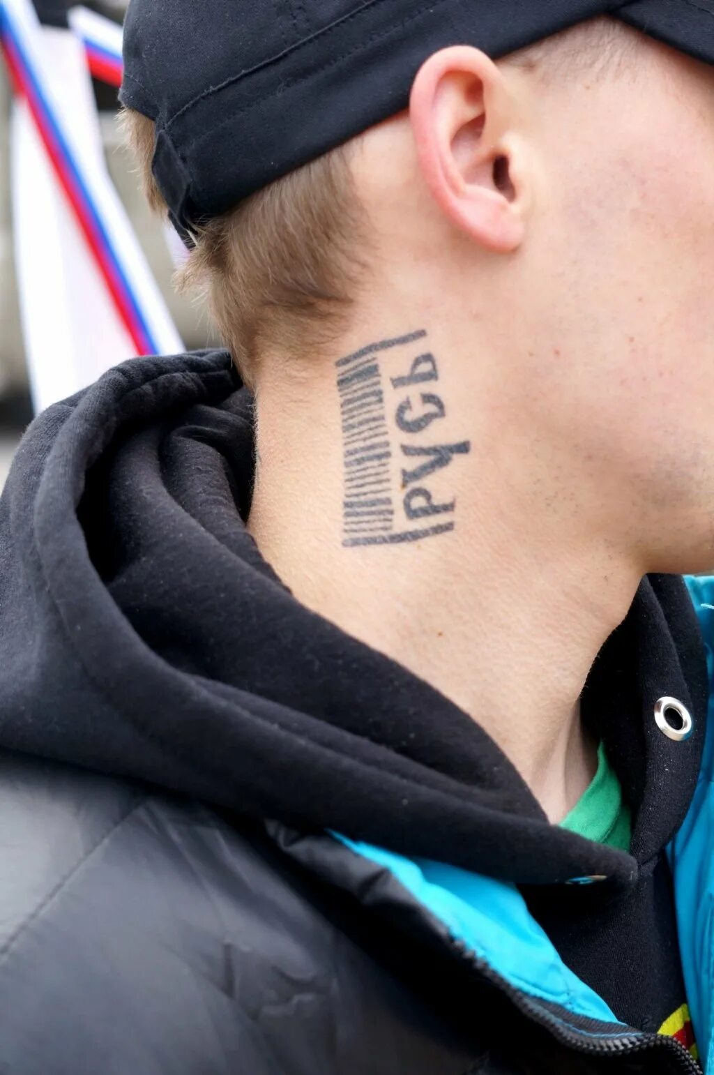 классные тату на шее.