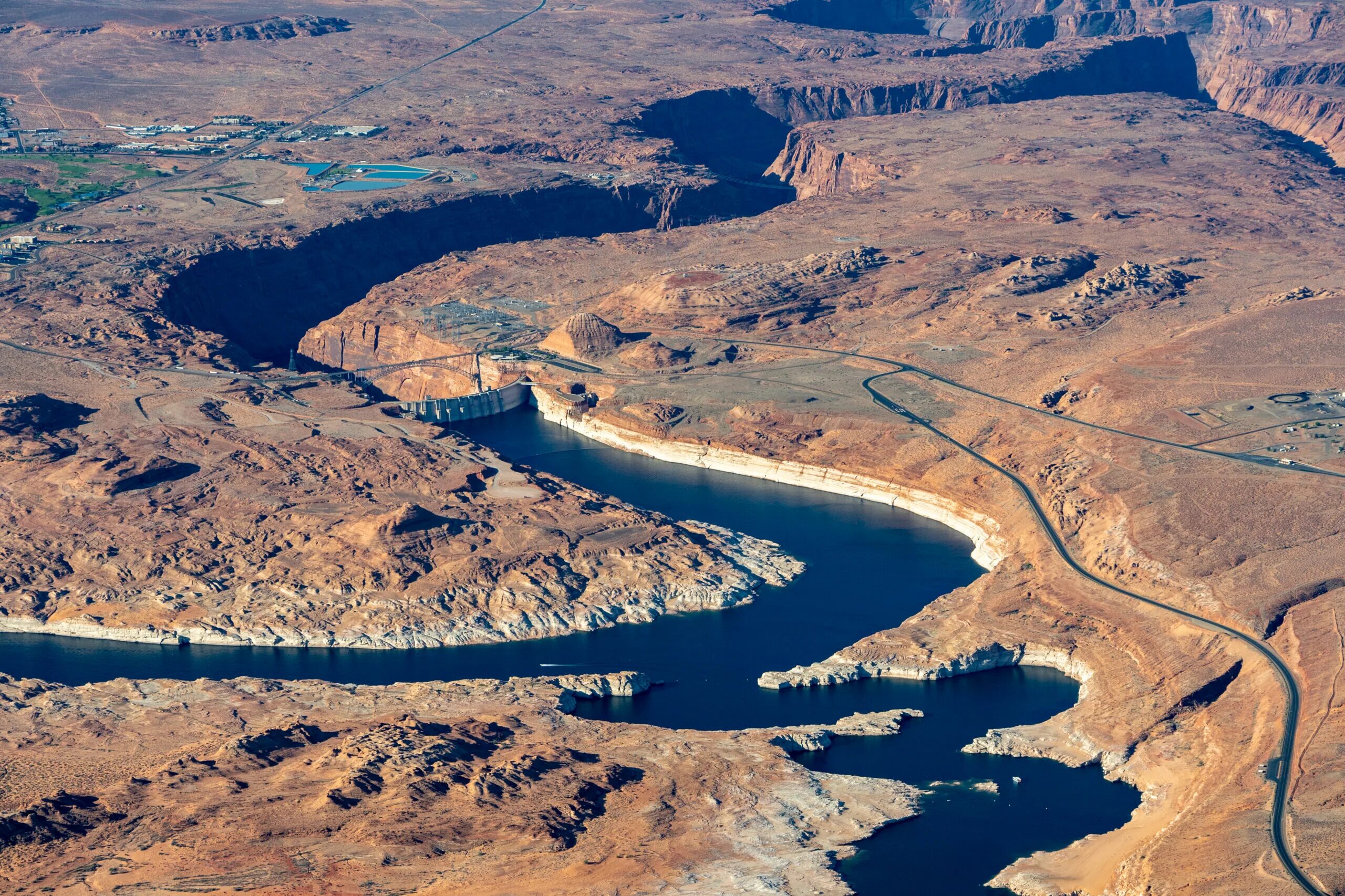 Бассейн океана реки колорадо. Река Колорадо Невада. Река Колорадо мелеет. Река Колорадо пересохла США. Обмелевшая река Колорадо.