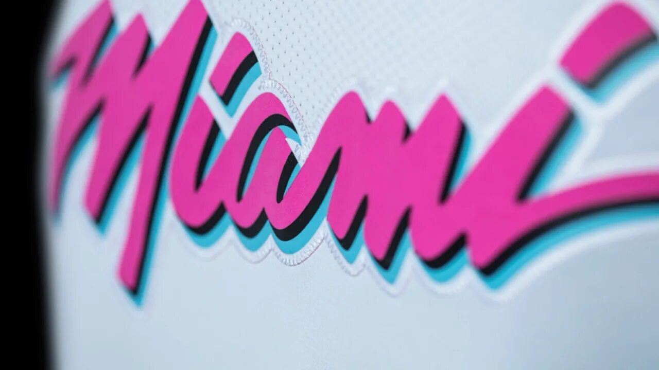 Miami vice логотип. Miami надпись. Шрифты в стиле майами. Майами надпись. Miami шрифт.
