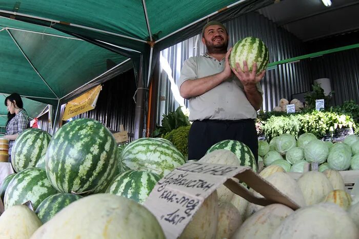 500 г арбуза. Торговля арбузами с Киевской Русью. Торговля арбузами город Волгодонск.