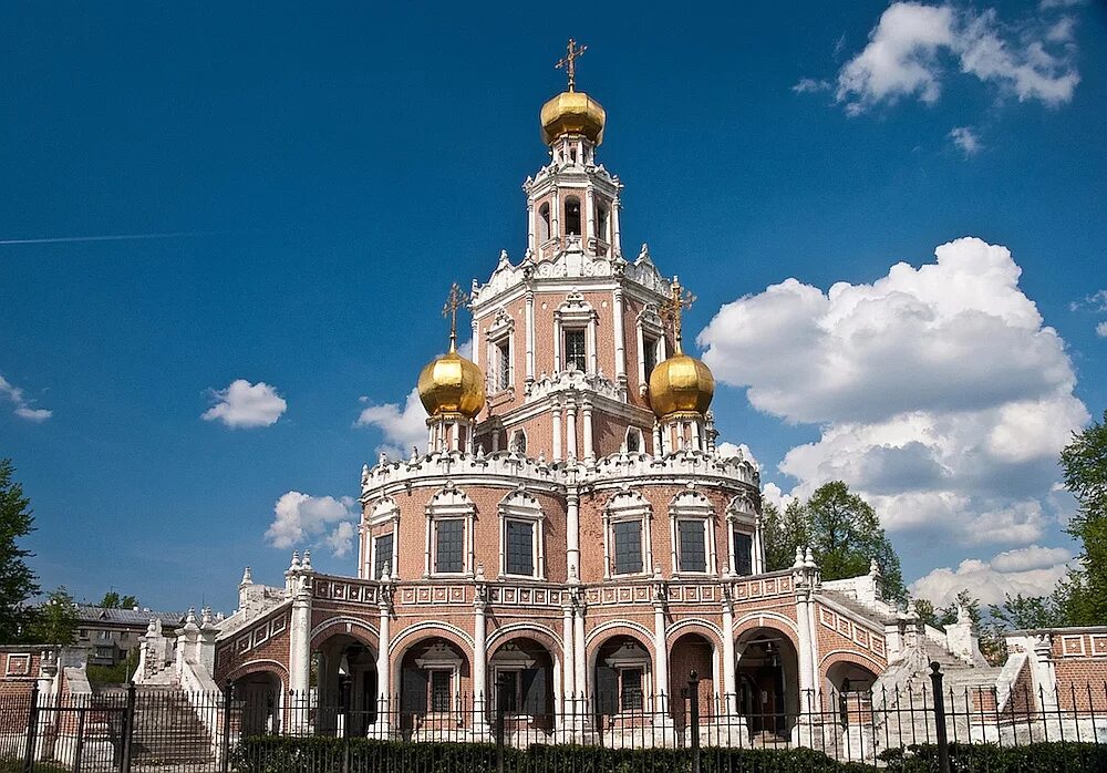 Церковь богородицы в филях. Москва. Храм Покрова Пресвятой Богородицы в Филях.. Церковь Покрова Пресвятой Богородицы в Филях. Церковь Покрова в Филях в Москве. Храм Покрова Пресвятой Богородицы в Филях стиль.