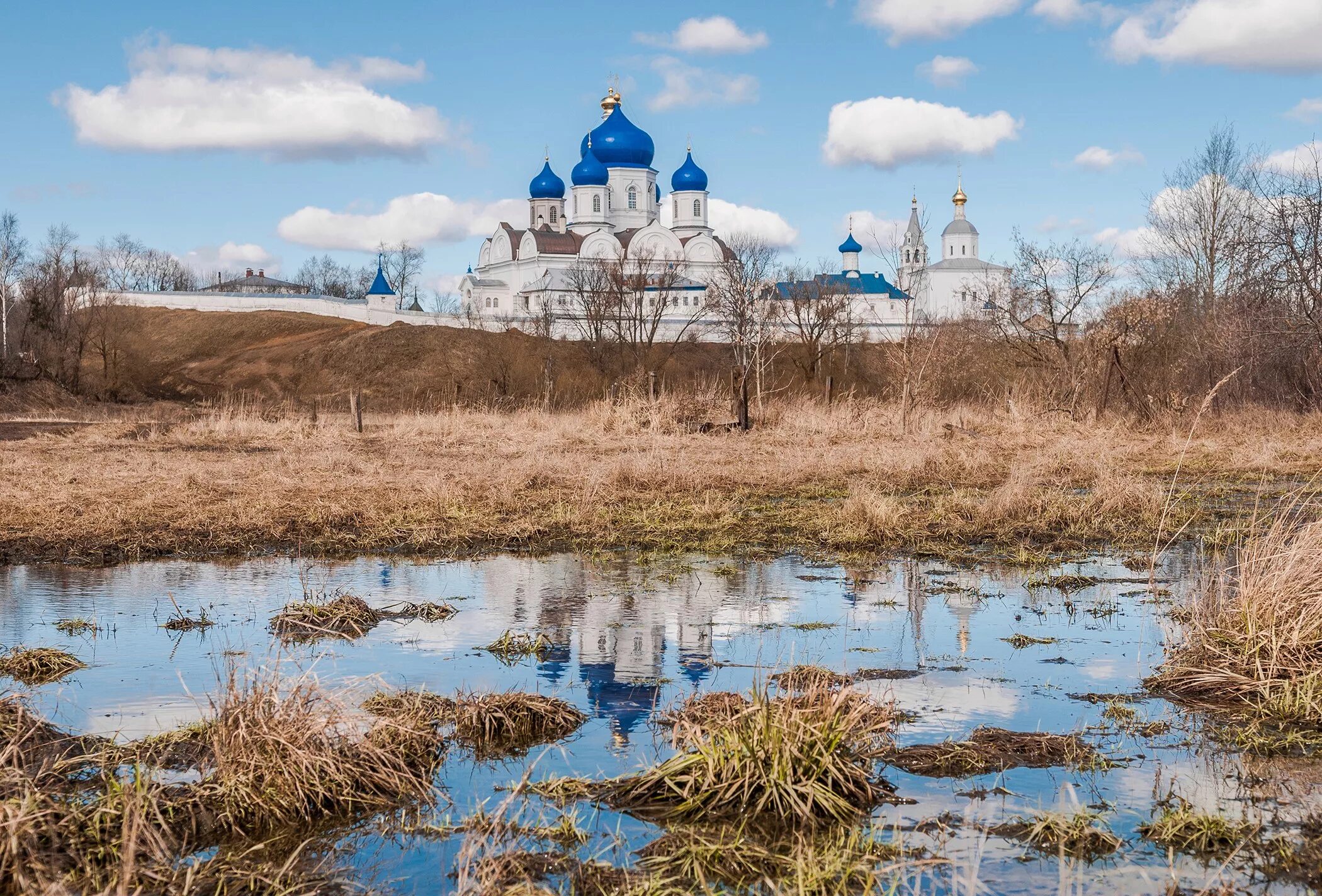 свято боголюбский монастырь в боголюбово. иван грозный в боголюбово. прогноз погоды в боголюбово. боголюбово монастырь. владимир свято боголюбский монастырь.