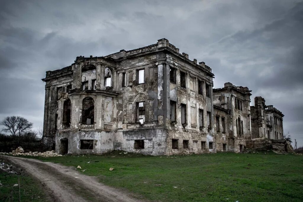 разрушенный дом. руины вудстоуна. эльфийские сады руины фэнтези арт. разрушенный замок. руины вудстоуна.