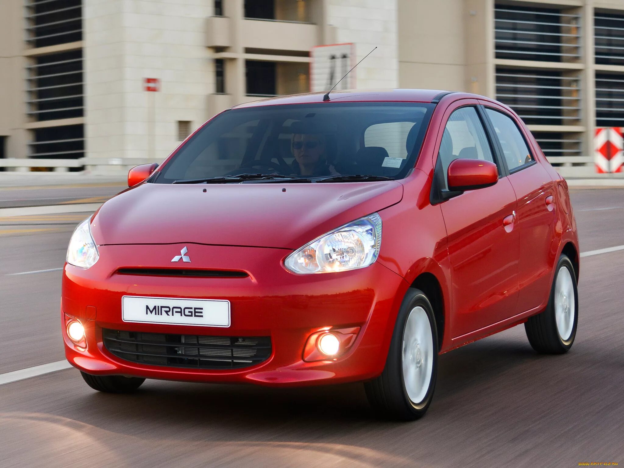 Mitsubishi Mirage 2012. Митсубиси Мираж 2014. Мицубиси Мираж 2014г. Mitsubishi Mirage красный.