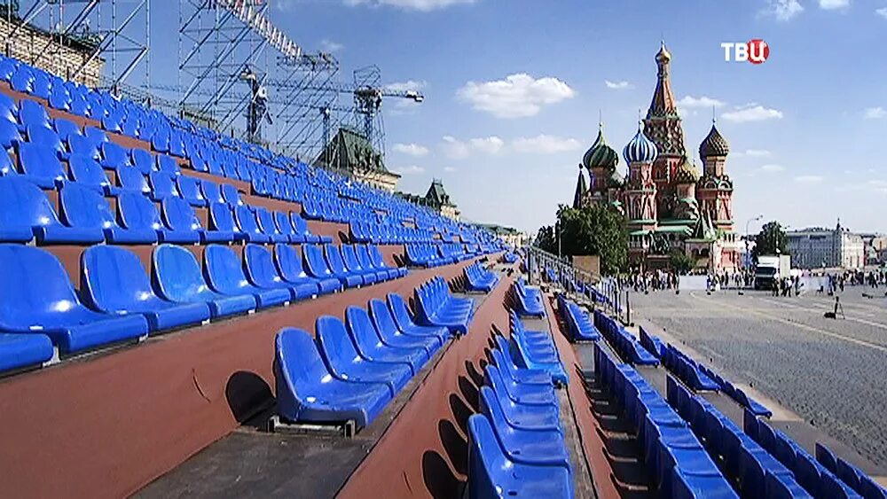 Музыкальный фестиваль спасская башня. Трибуны на красной площади. Спасская башня трибуны. Фестиваль спасская башня трибуны. Президентский оркестр спасская башня.