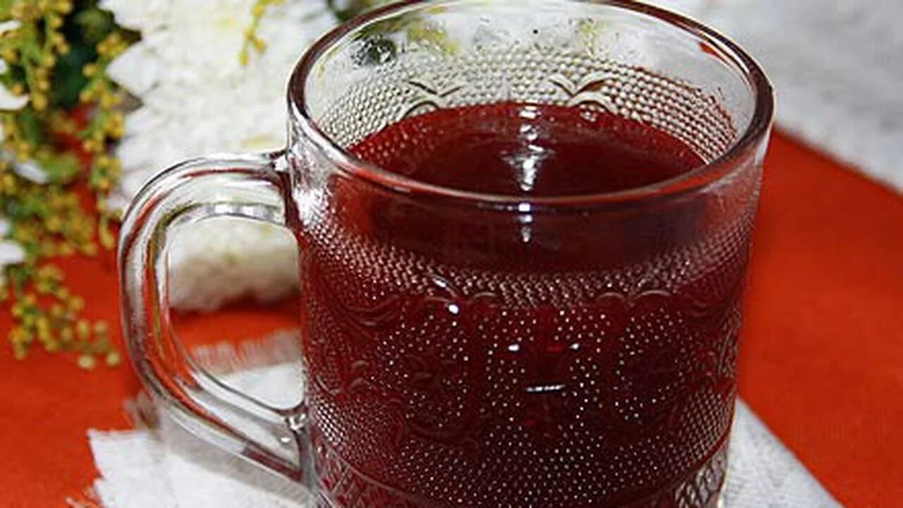 Кисель из черноплодной рябины. Кисель из рябины. морс из черноплодной рябины замороженной. кисель из черноплодной рябины фотографии.