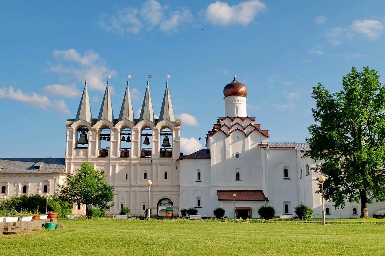 успенский собор, тихвин, ленинградская область. тихвинский монастырь храмы. успенский мужской монастырь тихвин. тихвинский монастырь храмы. тихвинский богородицкий успенский мужской монастырь.
