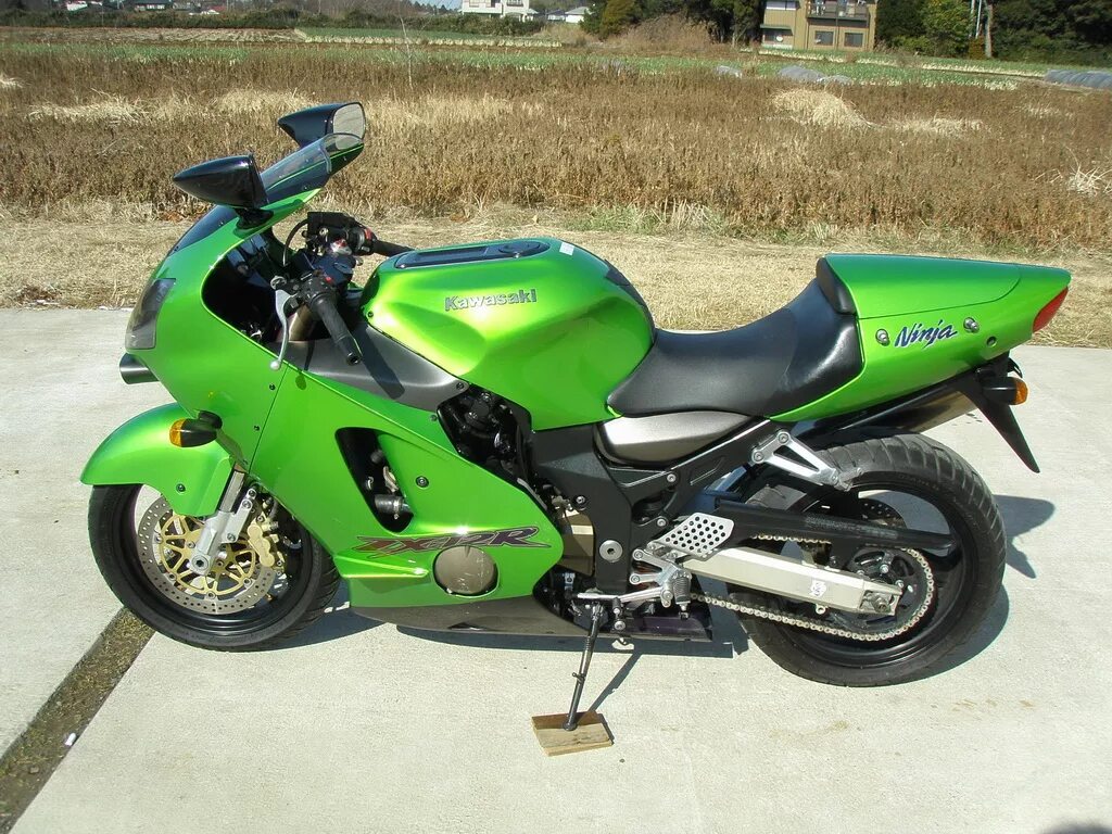 Кавасаки ninja 250r. Kawasaki z1000 3 поколение. Kawasaki er6n 2013. Мотоциклы кавасаки москва. Kawasaki ninja 1400 zzr.