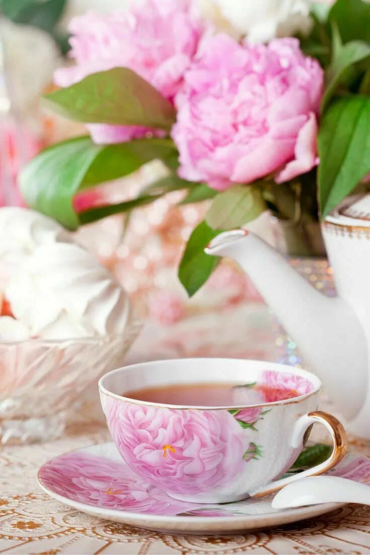 Цветы в чашке. Красивые чашки. Красивые цветы в чашке. Красивое чаепитие. Песня нежная чае