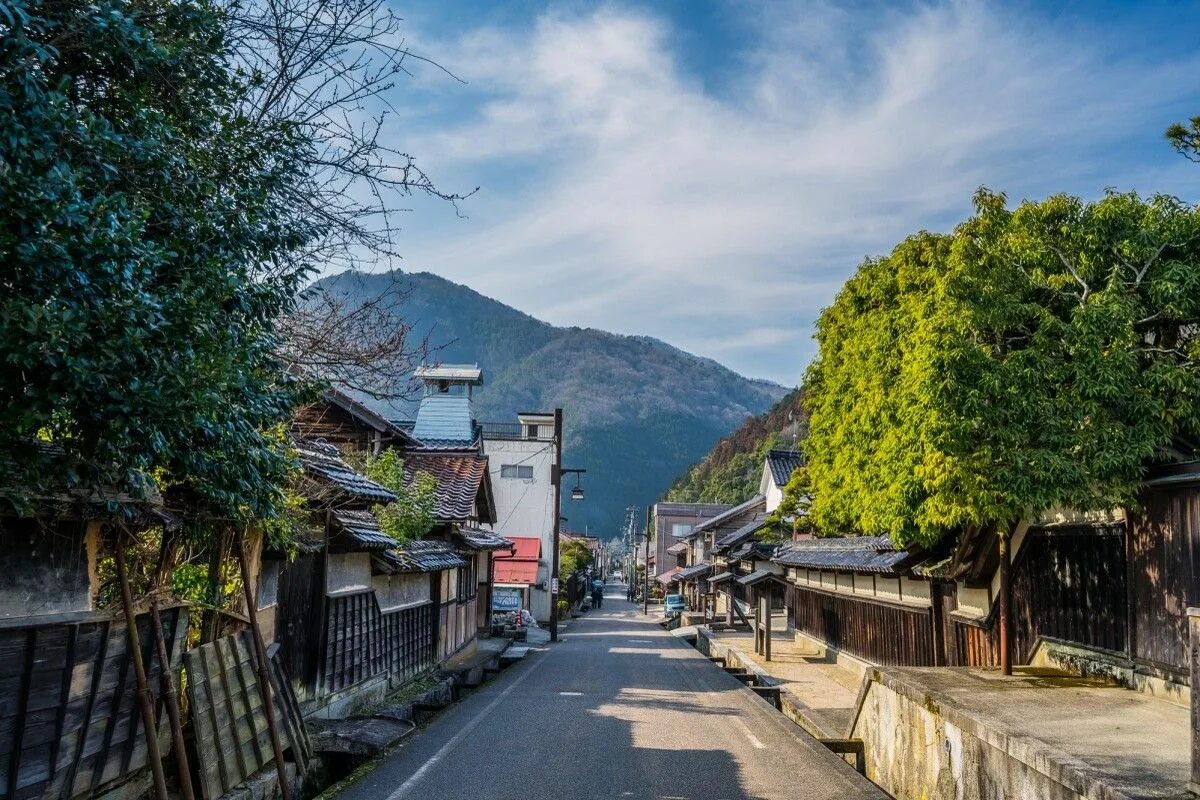 Quiet countryside. Япония город Tottori. Японская деревня. Японские улицы в деревне. Деревня Нагоро Япония.