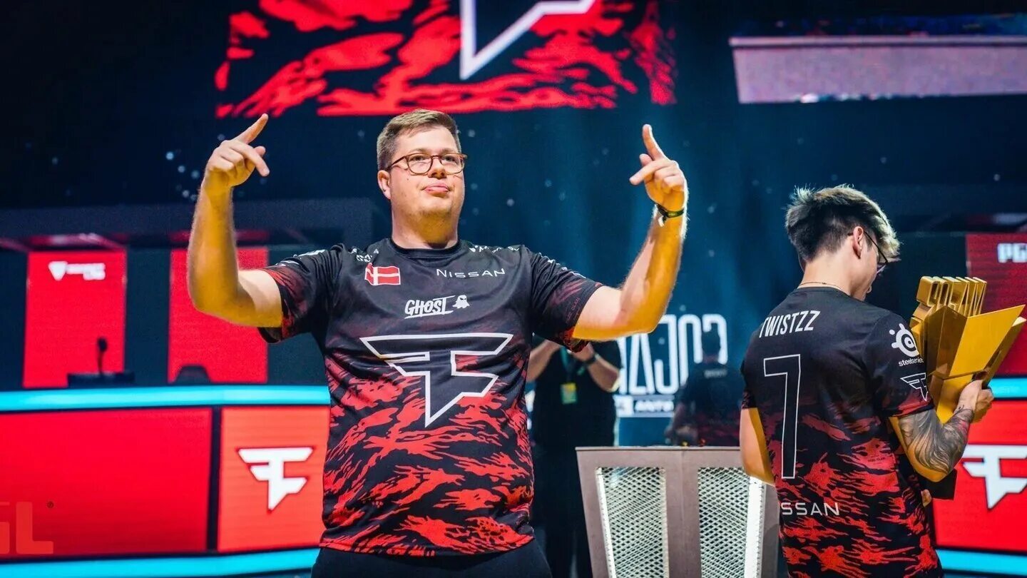 Karrigan CS go. Karrigan CS go 2022 FAZE. Тим Ликвид реяд 2023. Команда FAZE CS go 2024.