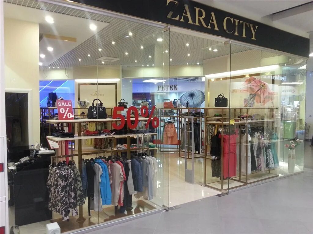 Магазин сити женская одежда. Магазин Zara Сургут.