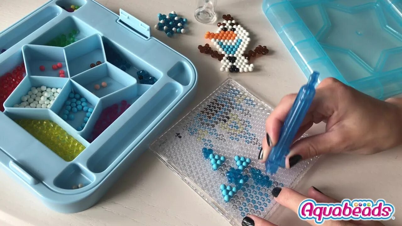Как пользоваться аква мозаикой. Аквамозаика aquabeads холодное сердце. пинцет для аква мозаики. собирать водяную мозаику. акварис игрушка.