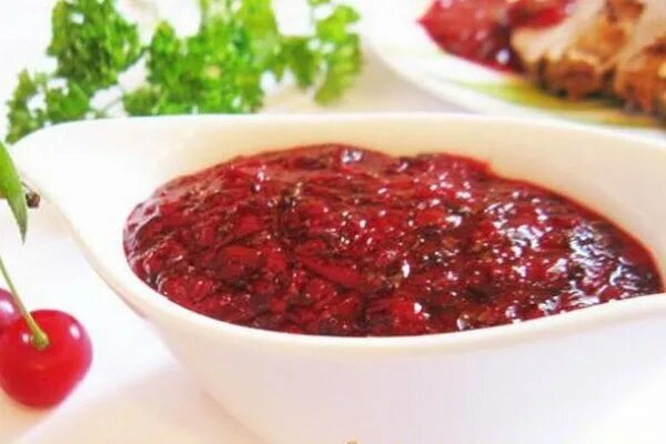 Пюре из вишни. Свинина в вишневом соусе. вишнёвый соус к мясу. пюре черешня.