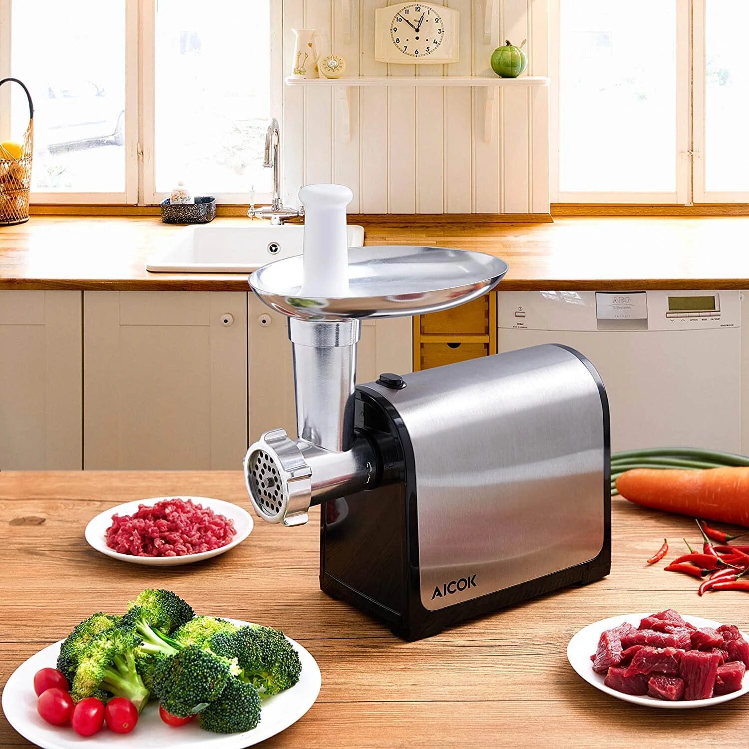 Electric meat Grinder. Мясорубка электрическая 2022 года. Электрическая мясорубка на кухне. Электромясорубка в интерьере.