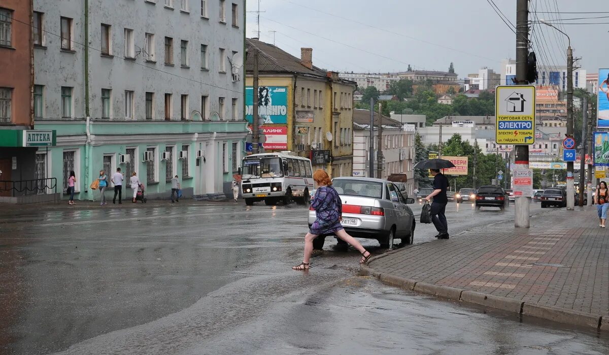 Дождливый Курск. Курск дождь. Сильный дождь в Курске. Гроза в Курске.