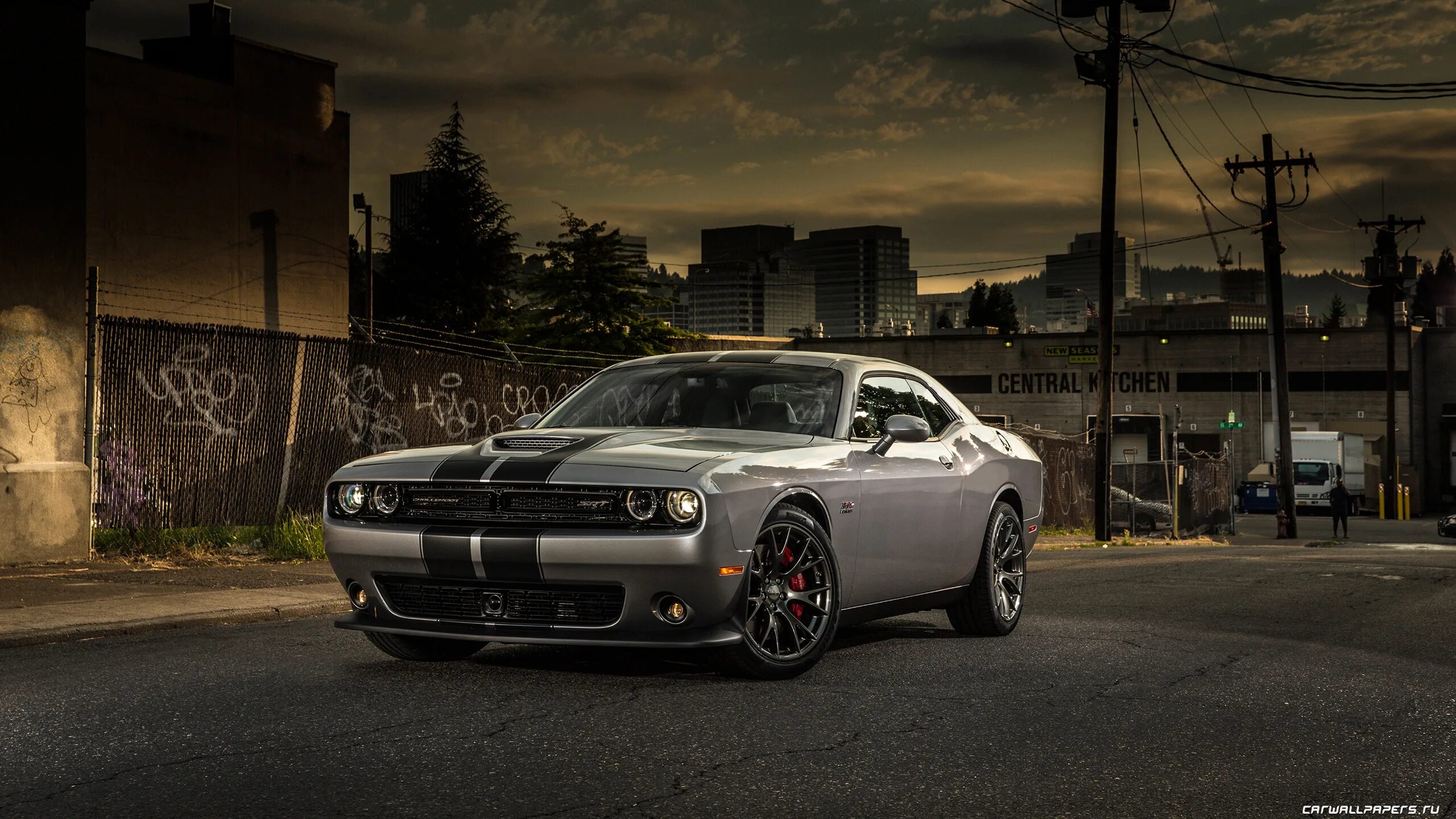 Dodge challenger hellcat 4k. Dodge challenger srt8. обои додж. Dodge challenger 4к. обои додж.