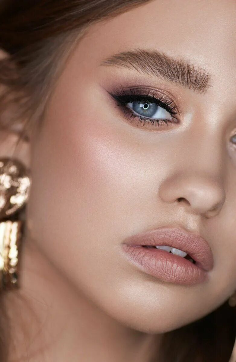 Мия бойко макияж. Catrice liquid shadow waterproof. Смоки нюд. Нюдовый смоки айс. Смоки нюд.